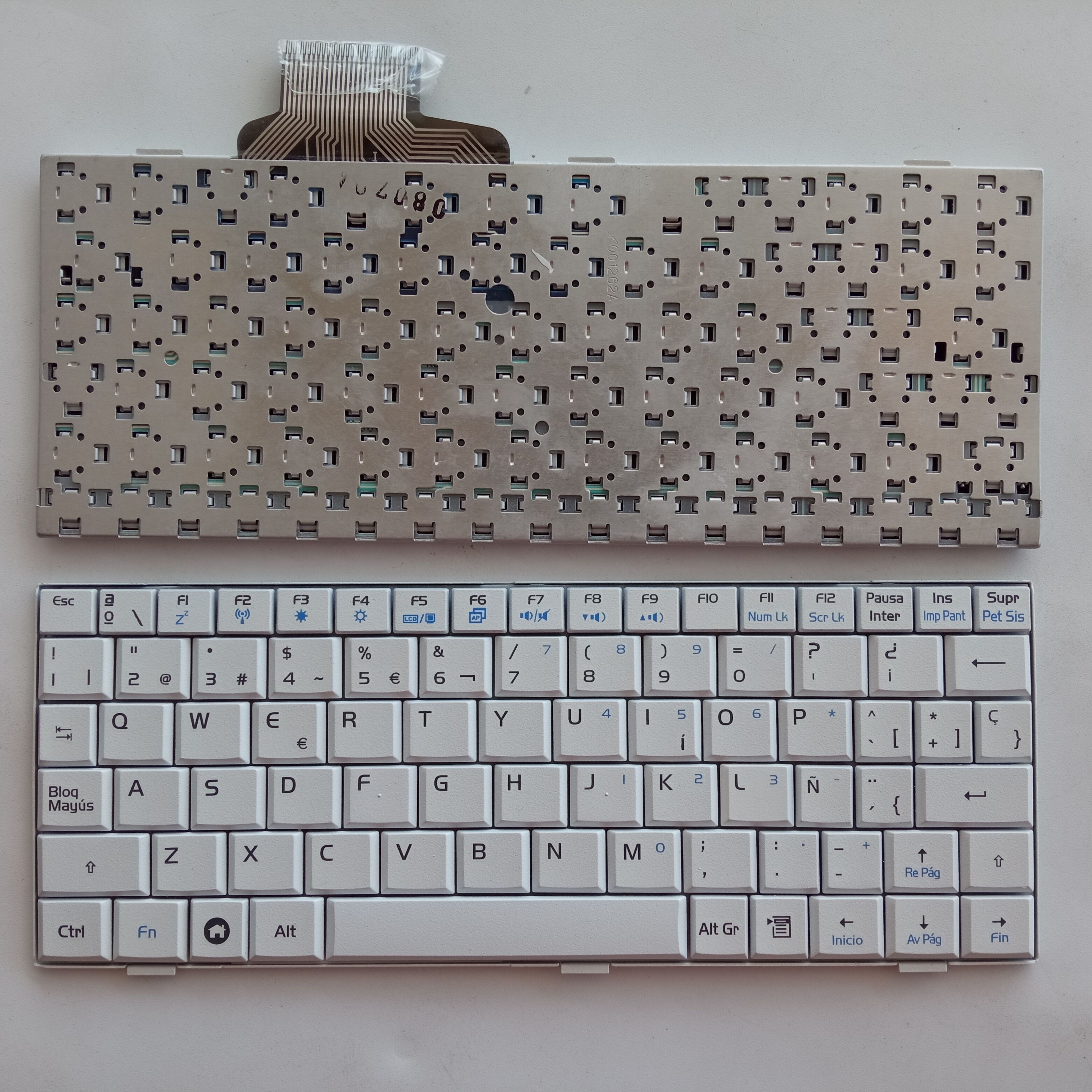 Picture of New Replacement Laptop Keyboard For ASUS EPC700 small carriage return WHITE SP Layout